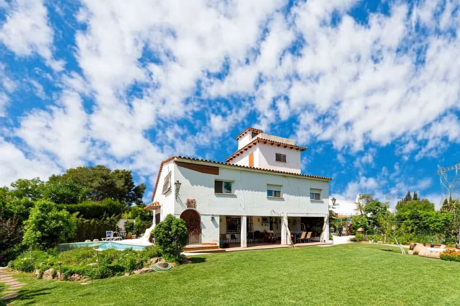 Villa La Torreta, finca mediterránea con torreón en La Eliana